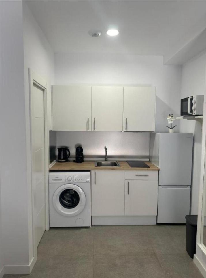 Appartement Estupendo Piso A 5 Min De La Estacion De Bus Y Tren Maria Zambrano à Málaga Extérieur photo