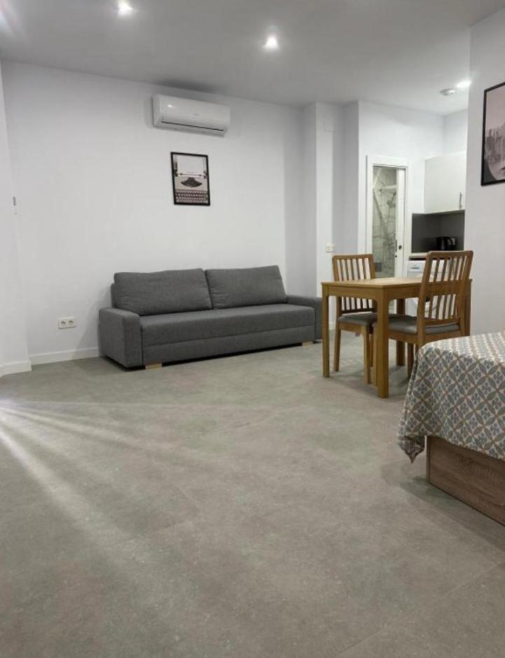 Appartement Estupendo Piso A 5 Min De La Estacion De Bus Y Tren Maria Zambrano à Málaga Extérieur photo