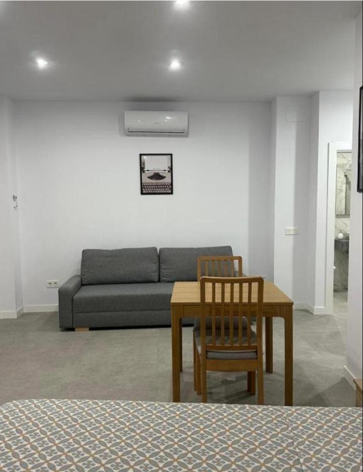 Appartement Estupendo Piso A 5 Min De La Estacion De Bus Y Tren Maria Zambrano à Málaga Extérieur photo